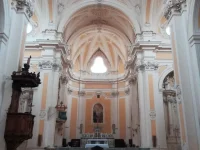 altare maggiore e pulpito.webp