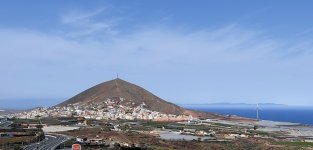 Guia e sullo sfondo Tenerife.jpg